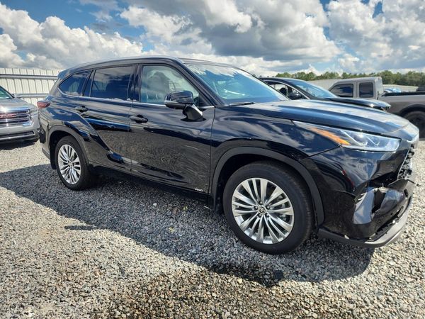 2026 TOYOTA HIGHLANDER Platinum — Passenger 3/4
