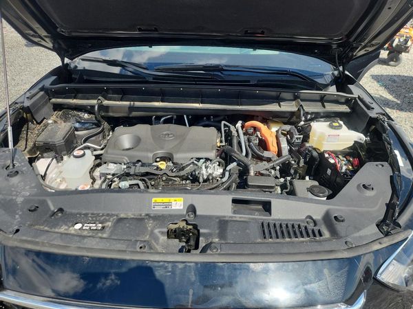 2026 TOYOTA HIGHLANDER Platinum — Engine bay