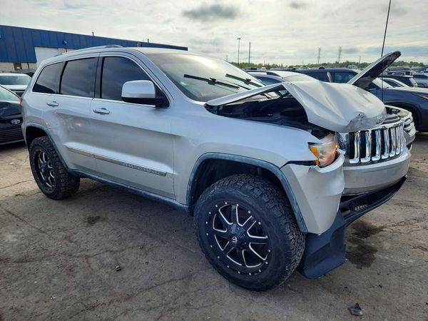 2012 JEEP CHEROKEE Laredo — Passenger 3/4