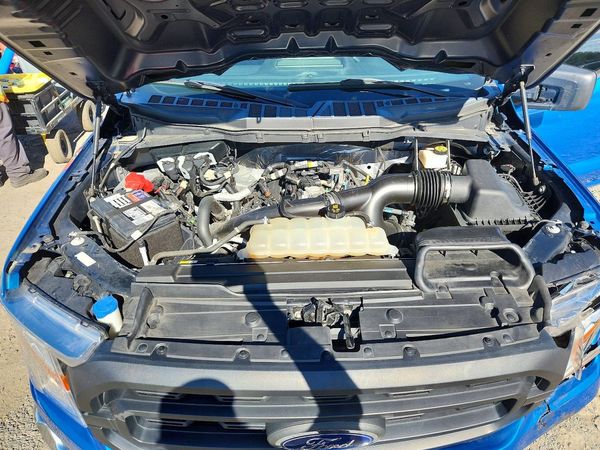 2021 FORD F150 — Engine bay