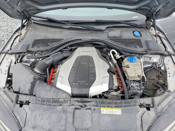 2016 AUDI A7 — Engine bay