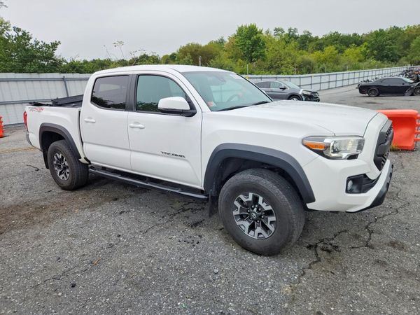 2019 TOYOTA TACOMA SR5 — Passenger 3/4