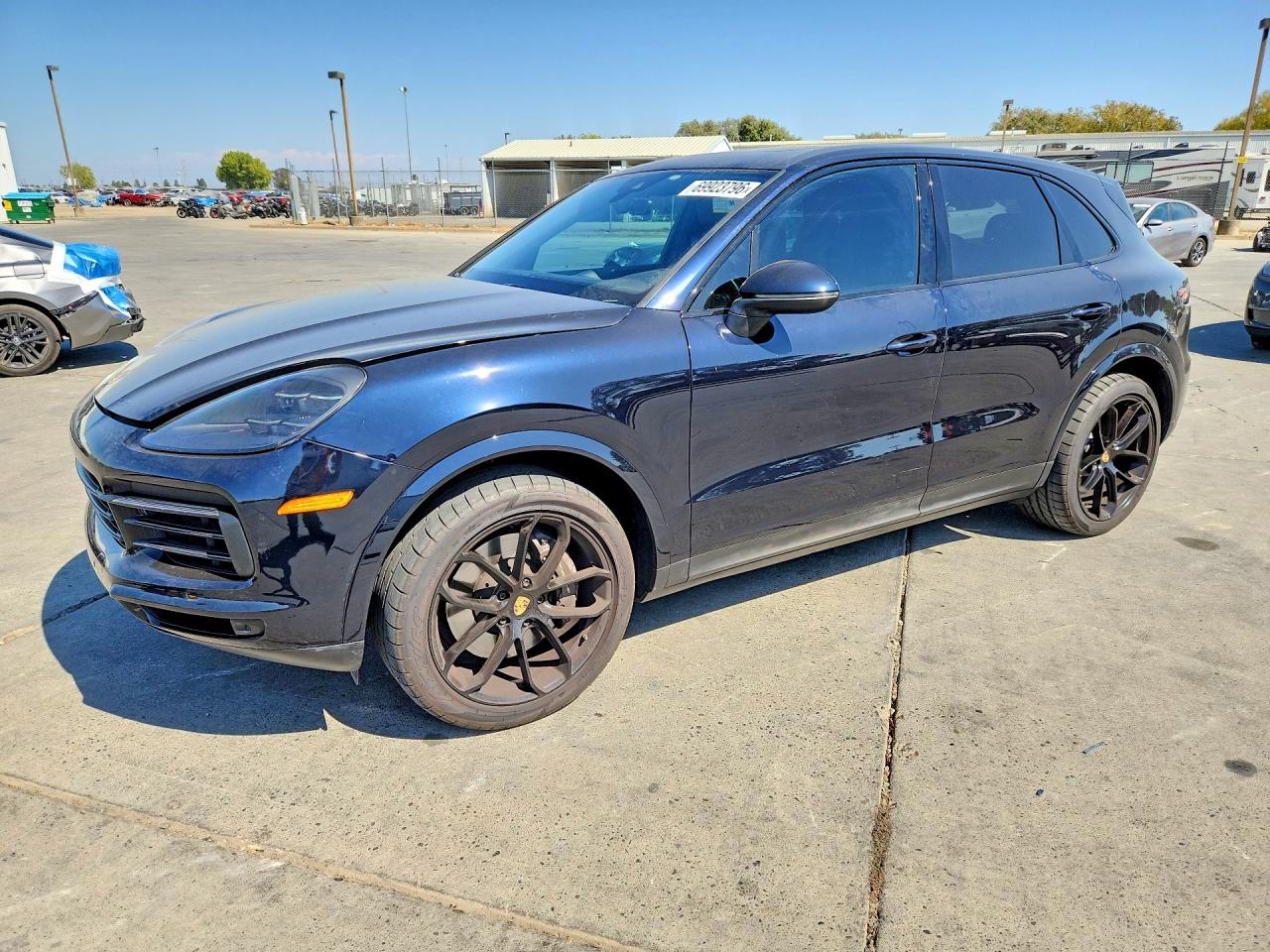 2022 PORSCHE CAYENNE Base — Front 3/4