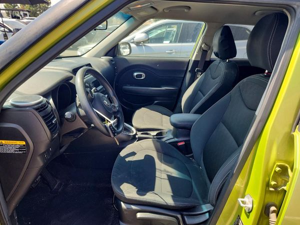 2014 KIA SOUL GL(BASE) — DENT