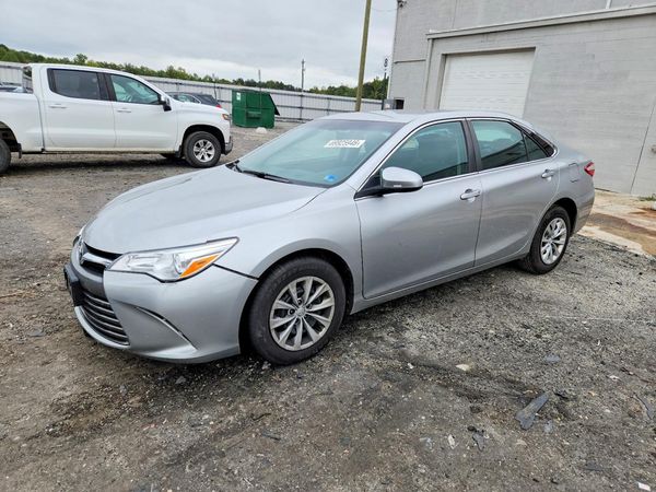 2016 TOYOTA CAMRY — DSFA — Front 3/4