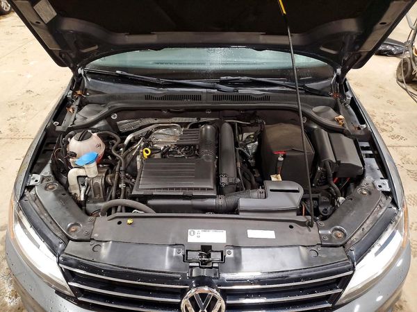2017 VOLKSWAGEN JETTA S — Engine bay