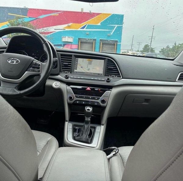 2017 HYUNDAI ELANTRA