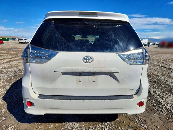 2016 TOYOTA SIENNA — DIRR