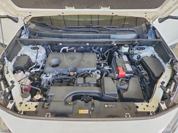 2022 TOYOTA RAV4 XLE — Engine bay