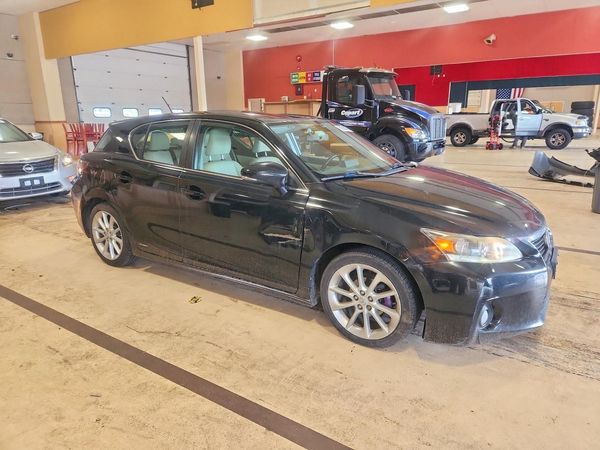 2012 LEXUS CT 200h — Passenger 3/4