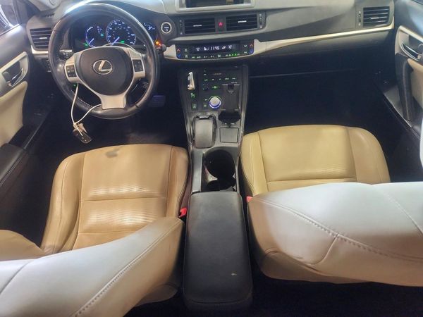 2012 LEXUS CT 200h — CKPT