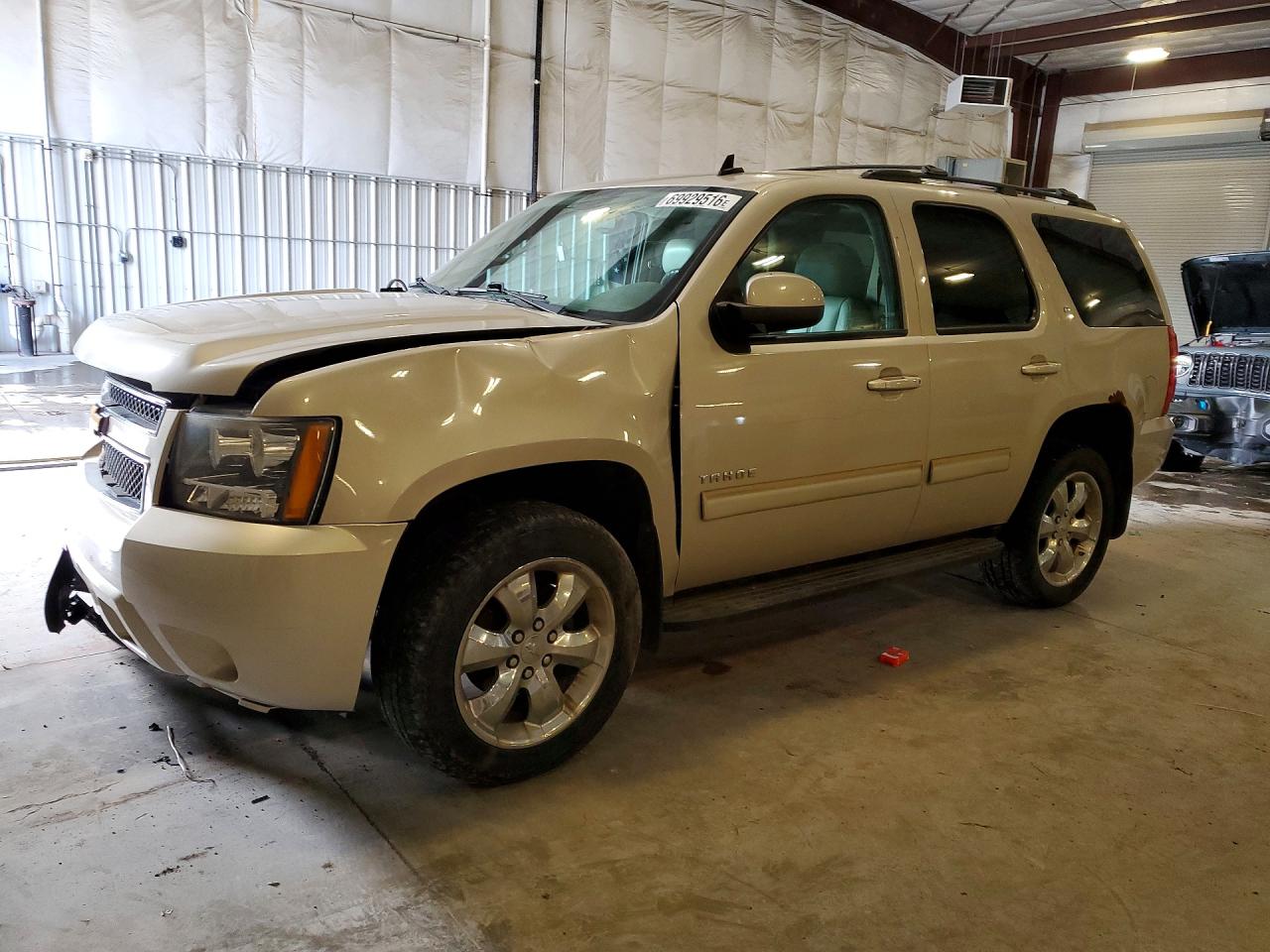 2013 CHEVROLET TAHOE LT — Front 3/4