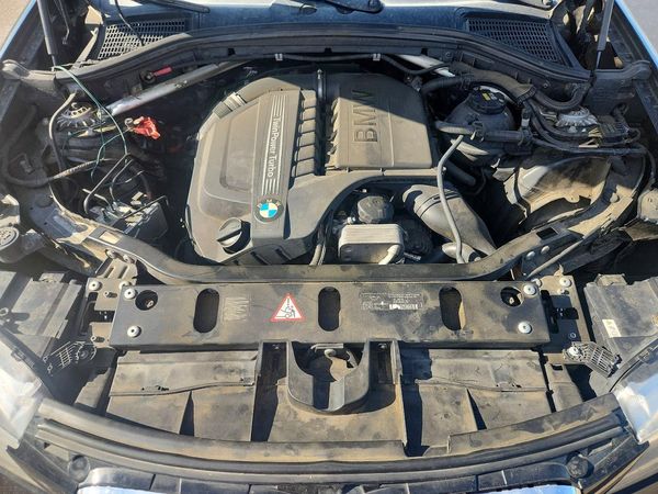 2014 BMW X3 xDrive35i — Engine bay