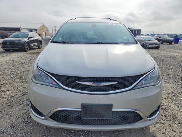 2017 CHRYSLER PACIFICA Touring L — DIRF
