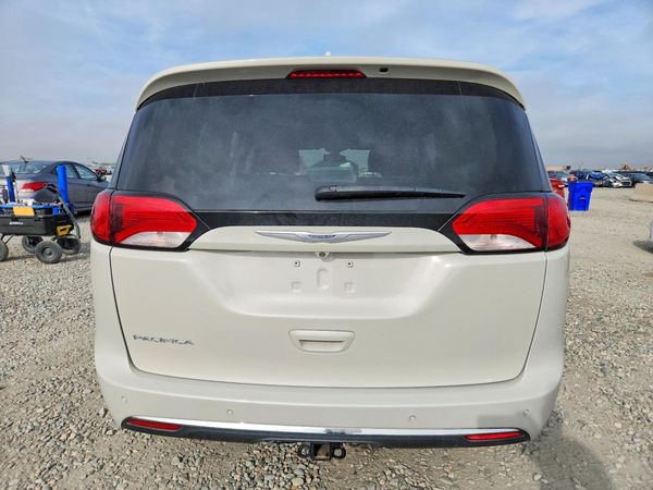 2017 CHRYSLER PACIFICA Touring L — DIRR