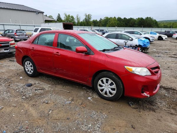 2013 TOYOTA COROLLA — Passenger 3/4