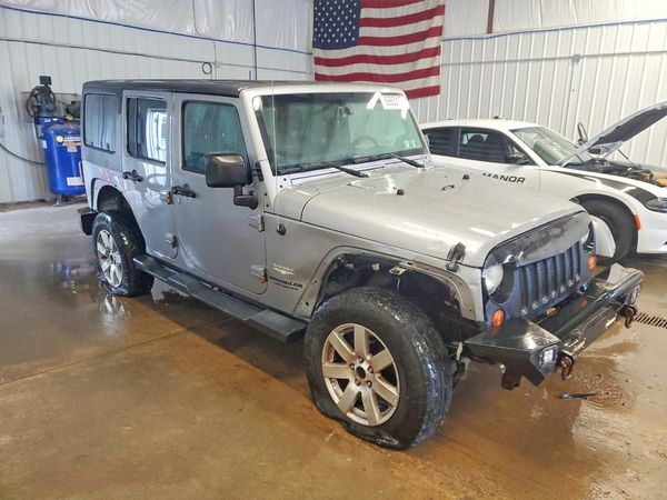2013 JEEP WRANGLER Sahara — Passenger 3/4