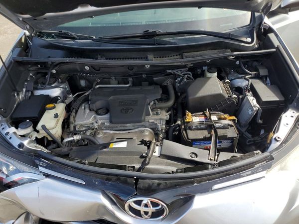 2016 TOYOTA RAV4 XLE (M Grade) — Engine bay