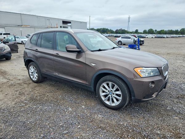 2013 BMW X3 xDrive28i — Passenger 3/4