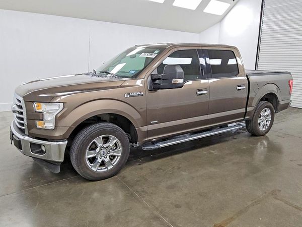 2017 FORD F150 SuperCrew — Front 3/4