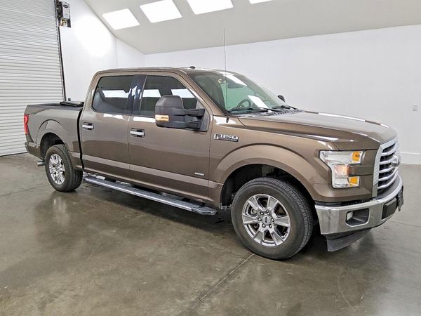 2017 FORD F150 SuperCrew — Passenger 3/4