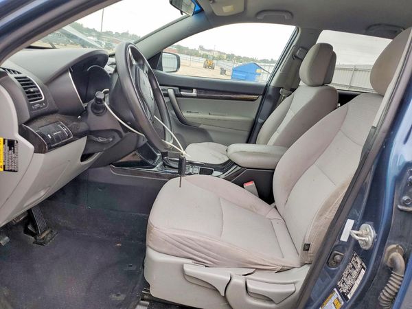 2014 KIA SORENTO Base/ LX — DENT