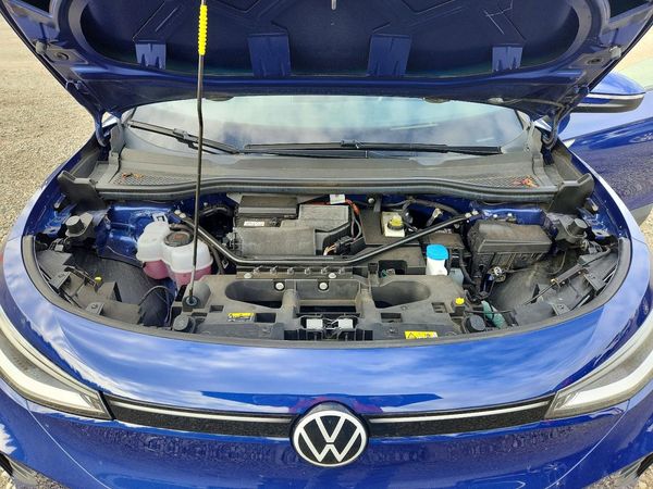 2021 VOLKSWAGEN ID.4 Pro S — Engine bay
