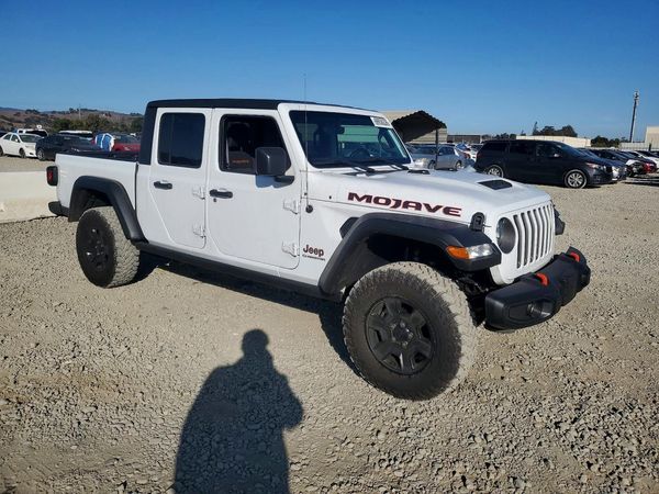 2022 JEEP GLADIATOR Mojave — Passenger 3/4