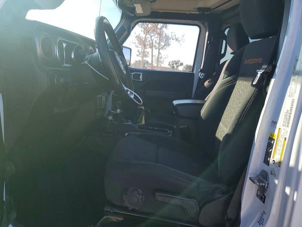 2022 JEEP GLADIATOR Mojave — DENT