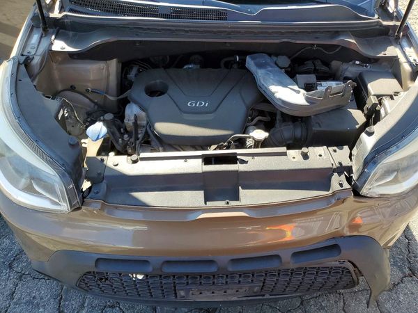 2016 KIA SOUL Plus — Engine bay