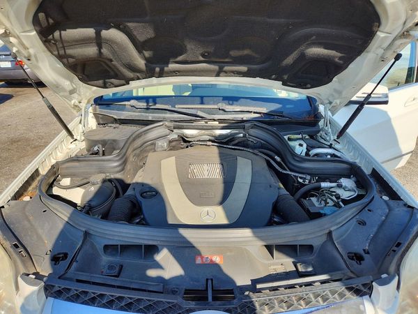 2012 MERCEDES-BENZ GLK GLK350 — Engine bay