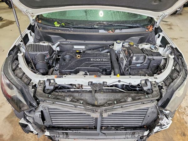 2020 CHEVROLET EQUINOX LS — Engine bay