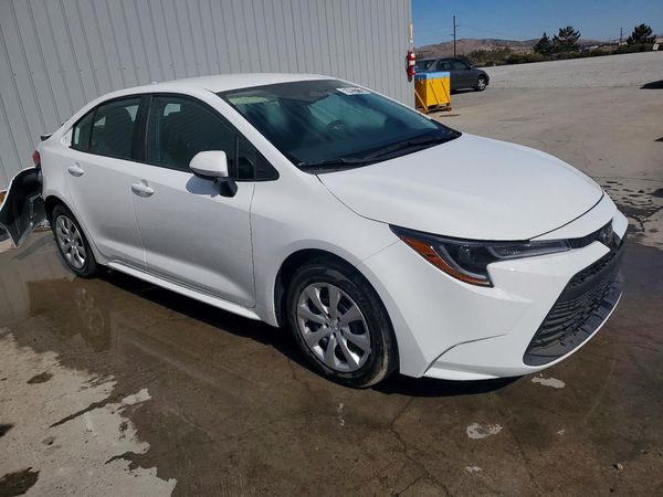 2026 TOYOTA COROLLA LE — Passenger 3/4