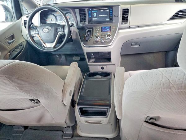 2015 TOYOTA SIENNA — CKPT