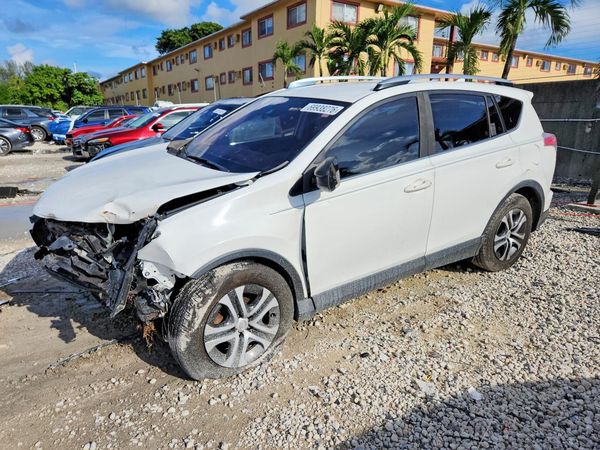 2017 TOYOTA RAV4 LE — Front 3/4