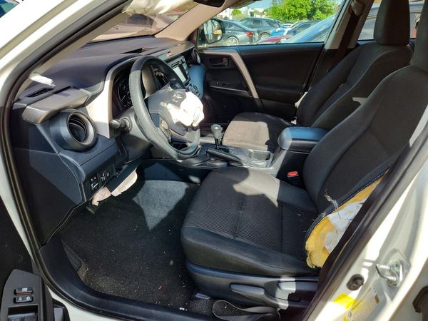 2017 TOYOTA RAV4 LE — DENT