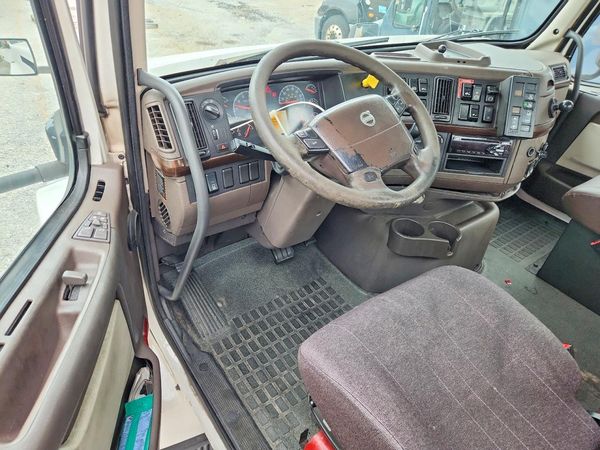 2017 VOLVO VNL — CKPT