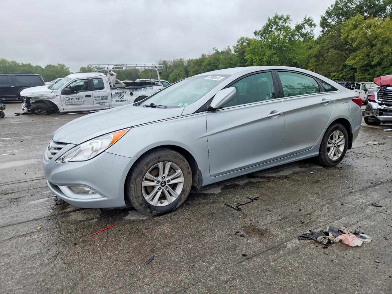 2013 HYUNDAI SONATA GLS/ GLS Popular — Front 3/4