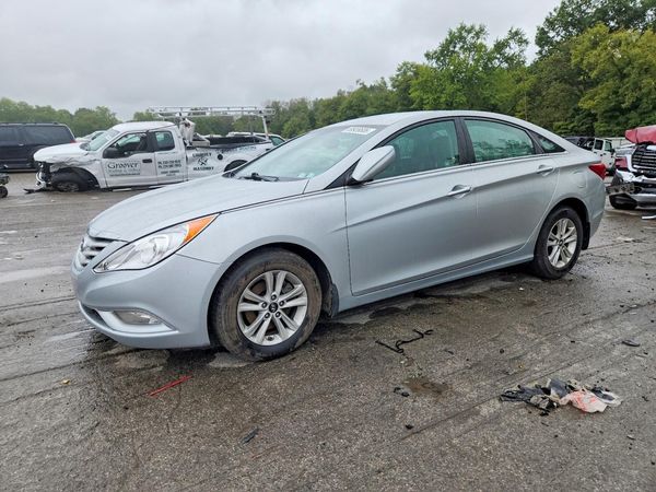 2013 HYUNDAI SONATA GLS/ GLS Popular — Front 3/4