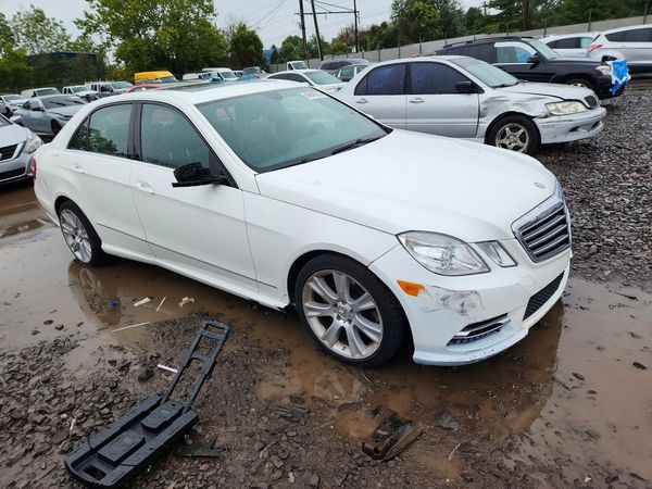 2013 MERCEDES-BENZ E E350 4-MATIC — Passenger 3/4