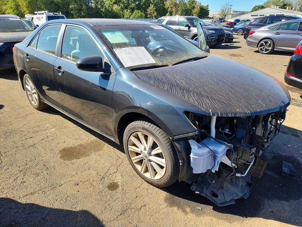2014 TOYOTA CAMRY — Passenger 3/4
