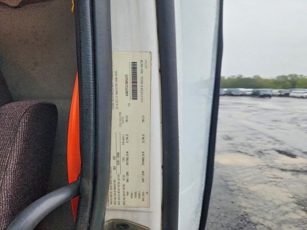 2018 VOLVO VNL — VINS