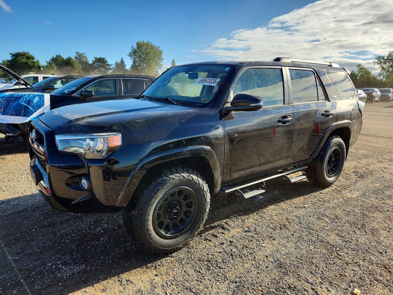 2019 TOYOTA 4RUNNER — Front 3/4