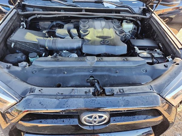 2019 TOYOTA 4RUNNER — Engine bay