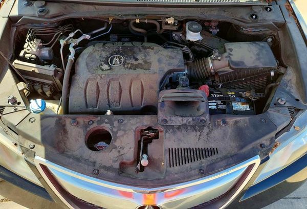 2015 ACURA RDX Technology Package — Engine bay