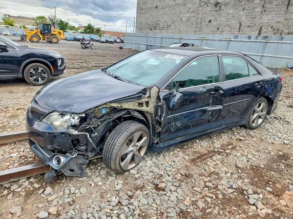 2014 TOYOTA CAMRY — DSFA — Front 3/4