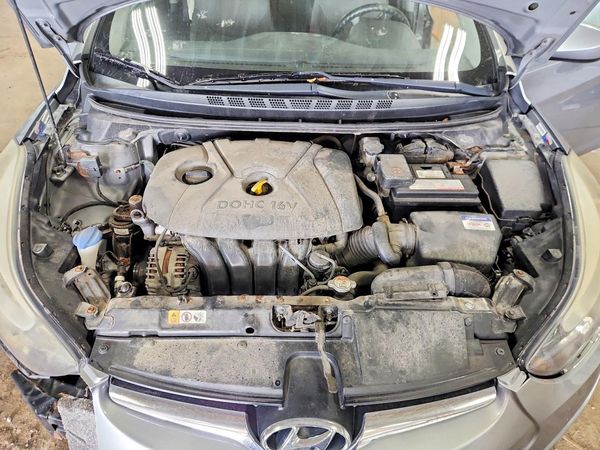 2015 HYUNDAI ELANTRA GLS(Middle) — Engine bay