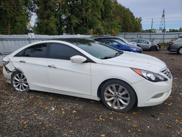 2013 HYUNDAI SONATA — Passenger 3/4