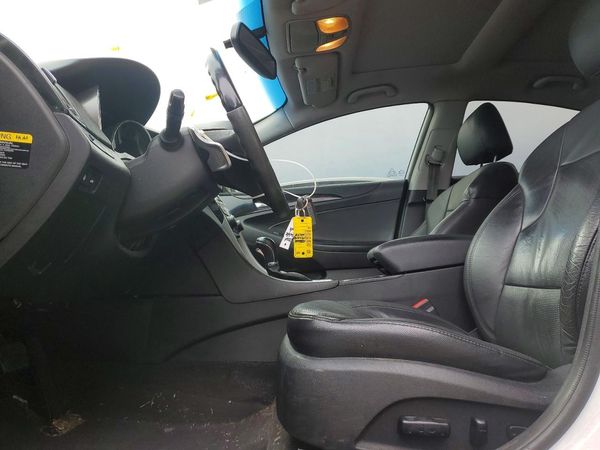 2013 HYUNDAI SONATA — DENT