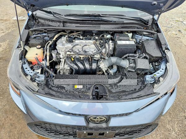 2020 TOYOTA COROLLA LE — Engine bay